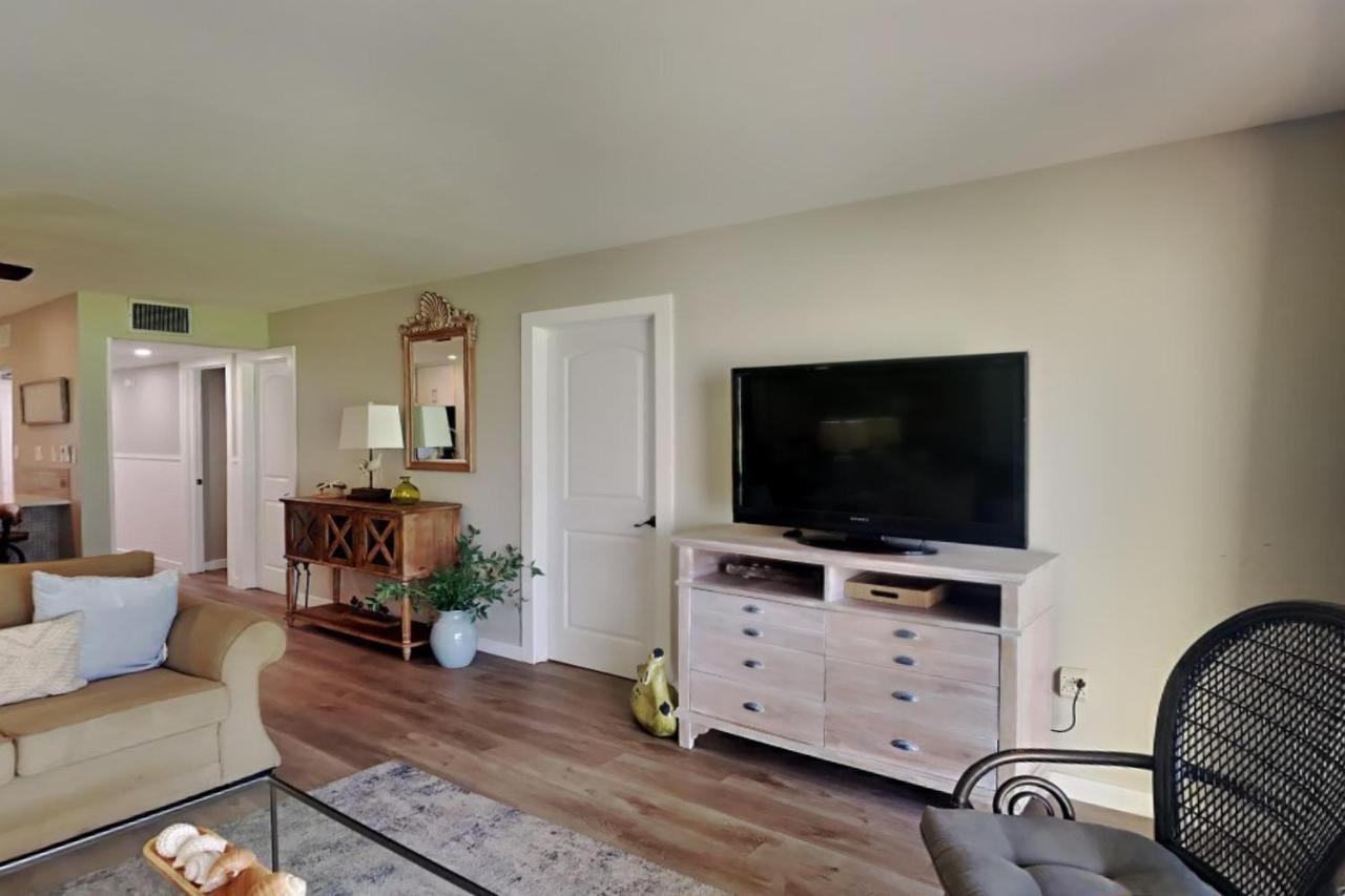 Edgewater 505 Apartment *